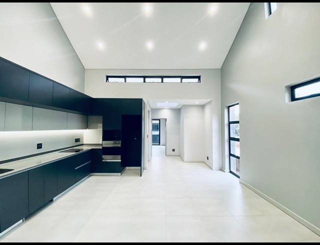 1 BEDROOM COMPLEX FOR SALE IN MENLO PARK